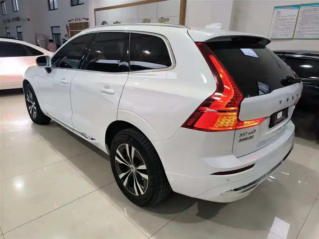 Volvo XC60 2024 из CN, фото 3