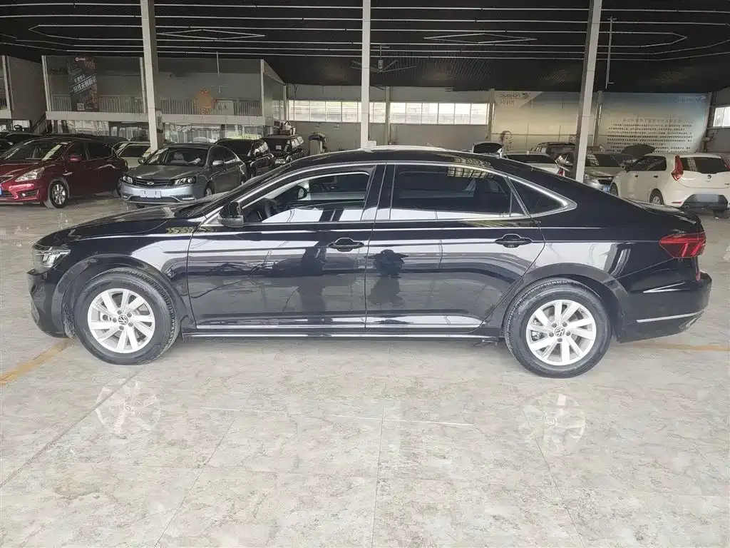 Volkswagen Passat 2023 из CN, фото 5
