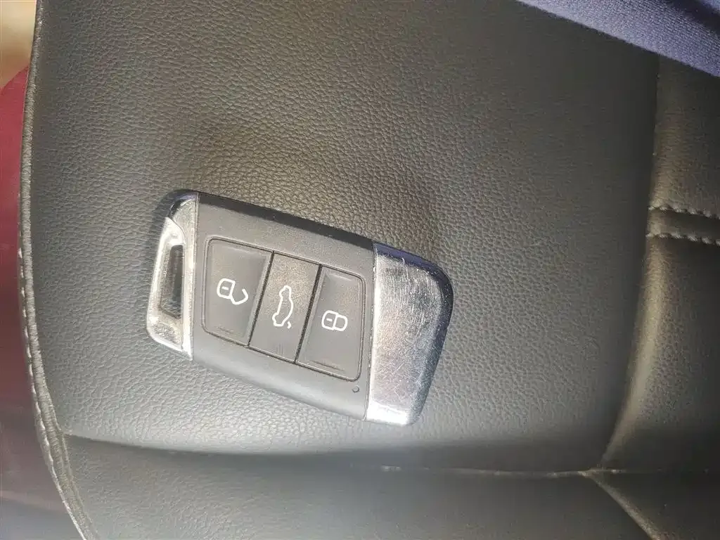 Volkswagen Passat 2023 из CN, фото 9