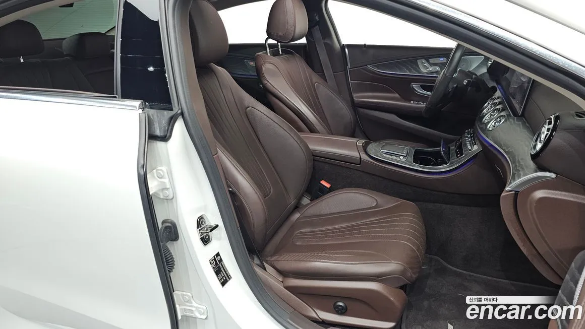 Mercedes-Benz CLS-Class — фото 10