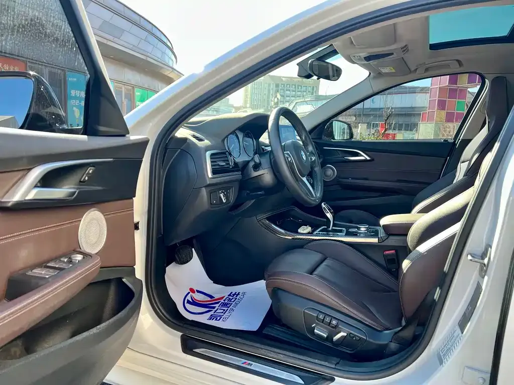 BMW 1 Series 2021 из CN, фото 9