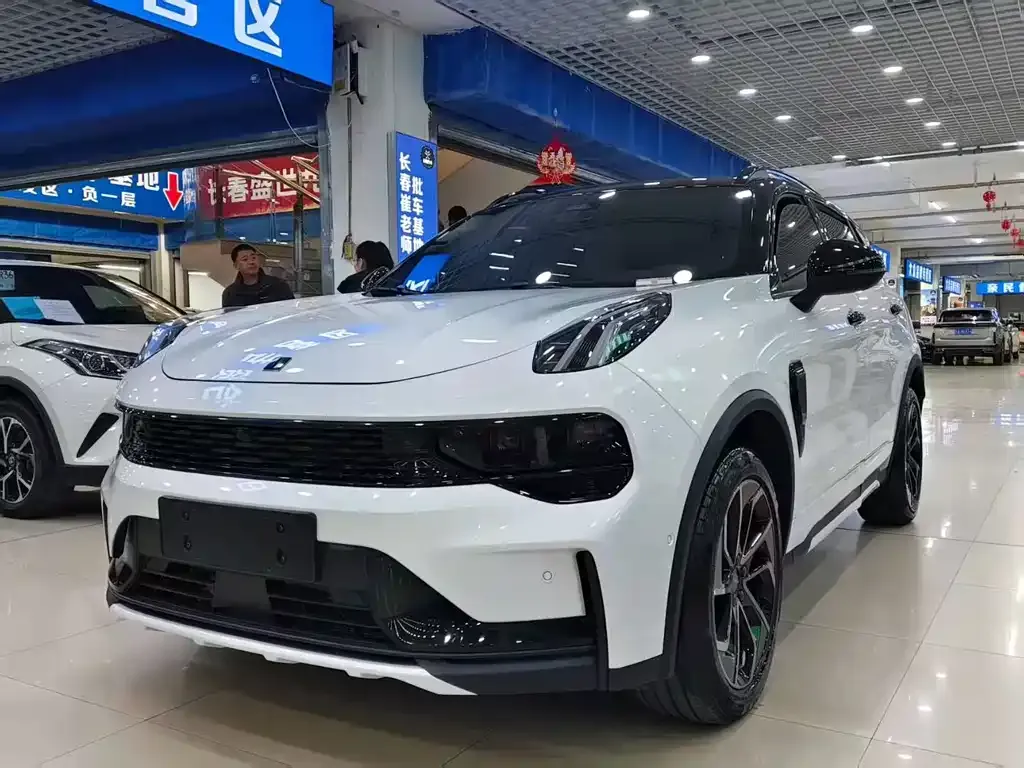 Lynk & Co 01 2023 из CN, фото 1
