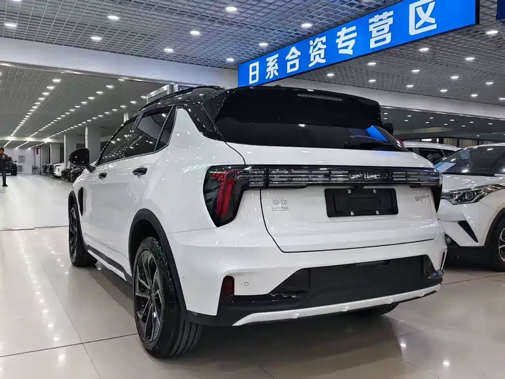 Lynk & Co 01 2023 из CN, фото 5