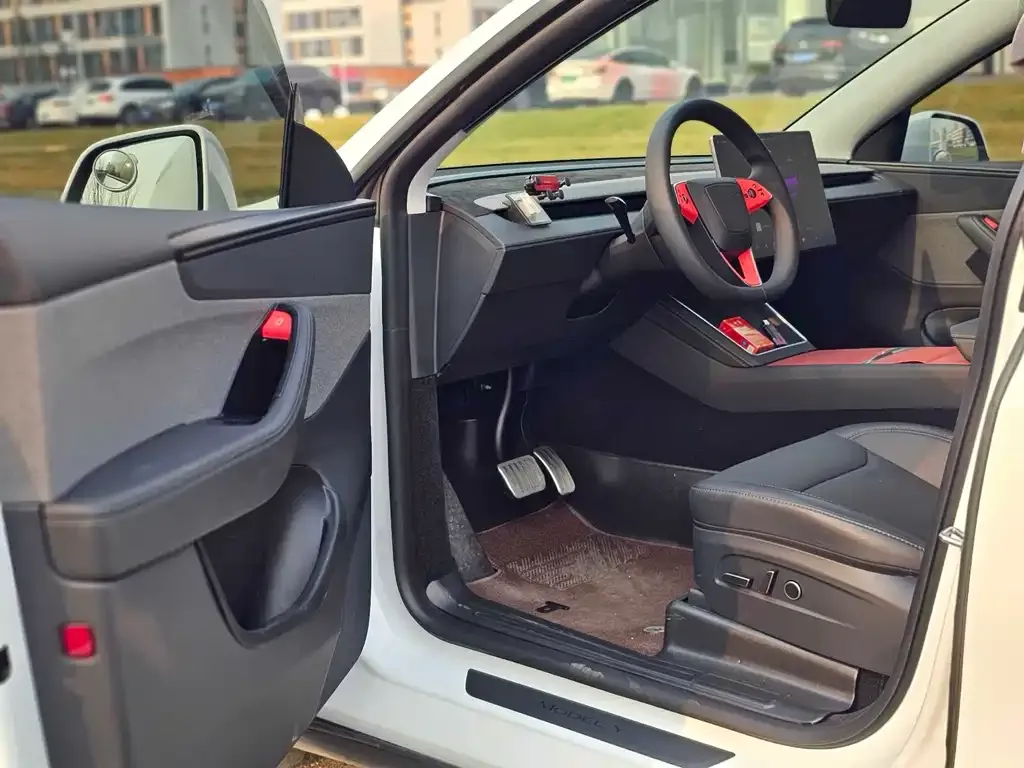 Tesla Model Y — фото 3