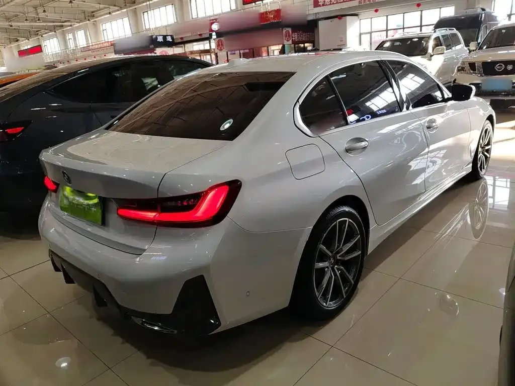 BMW 3 Series 2023 из CN, фото 2