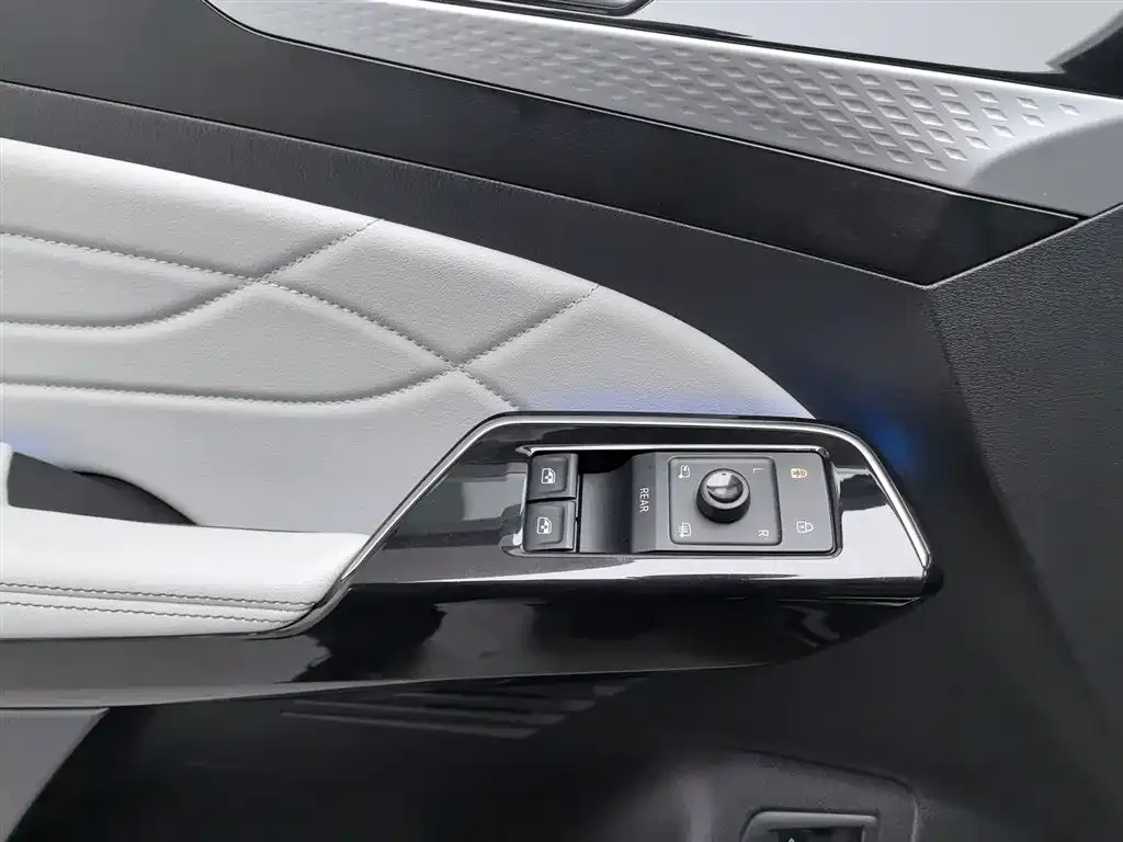 Volkswagen ID.6 X 2021 из CN, фото 3
