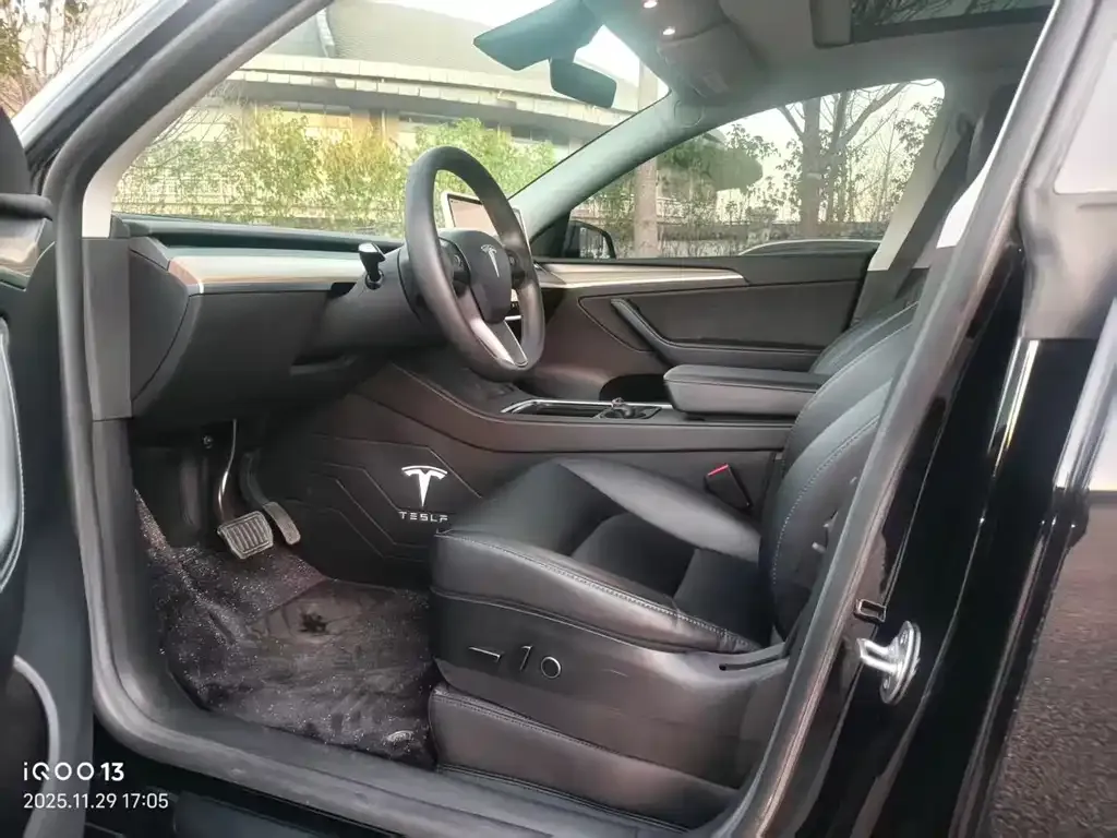Tesla Model Y 2023 из CN, фото 9