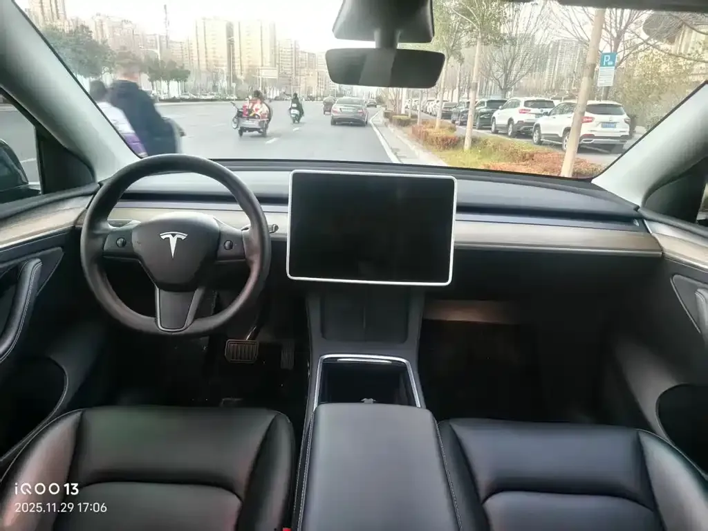 Tesla Model Y 2023 из CN, фото 2