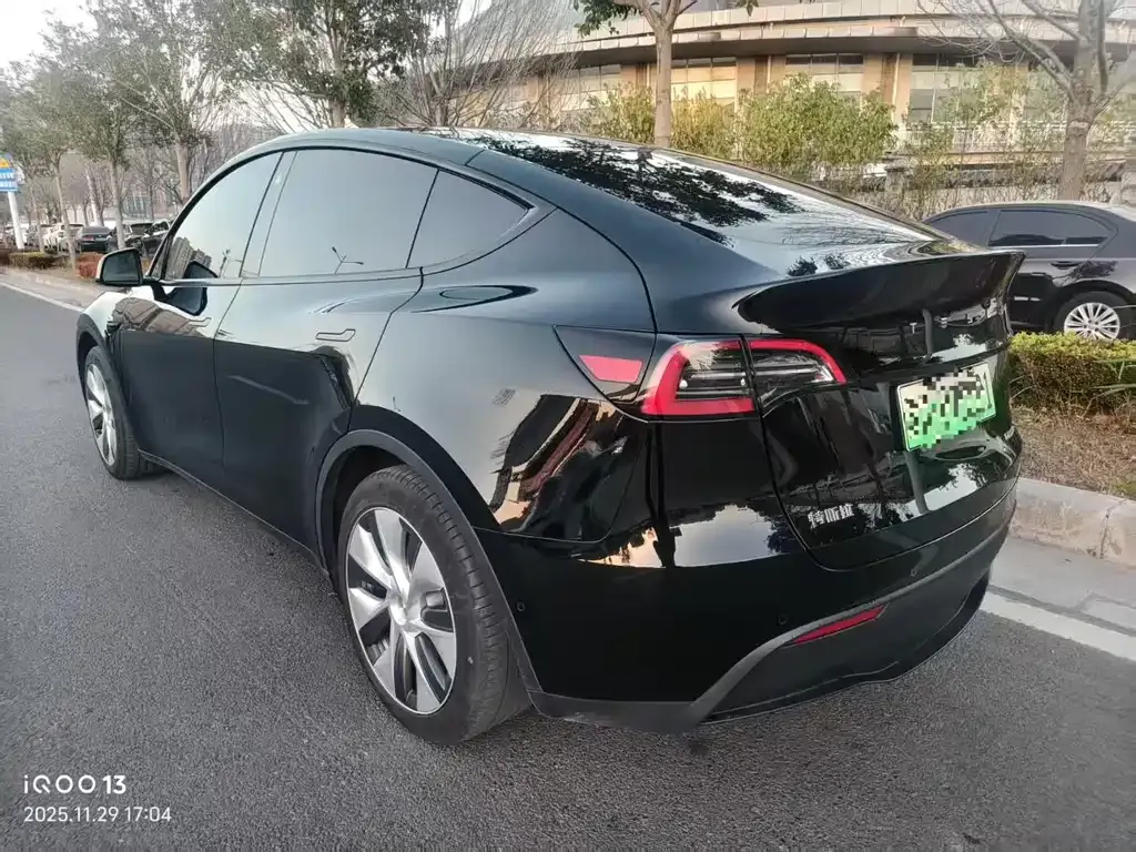 Tesla Model Y 2023 из CN, фото 8