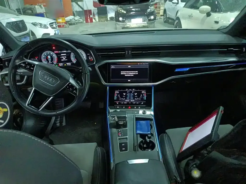 Audi A6L 2022 из CN, фото 10