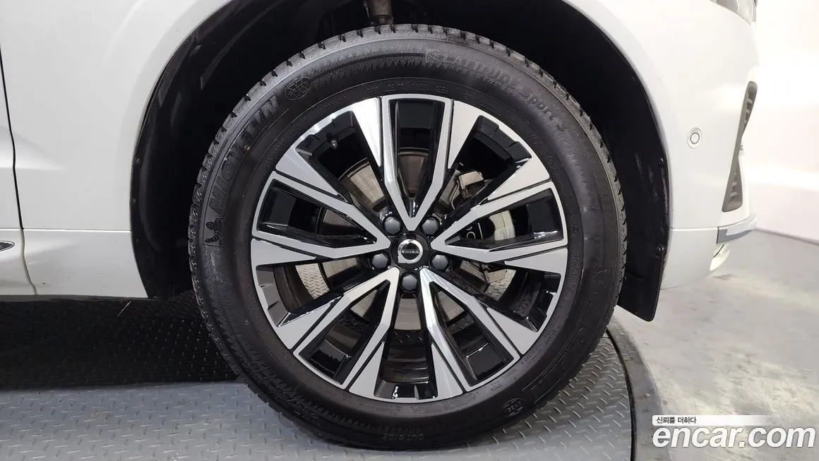 Volvo XC60 2023 из KR, фото 5