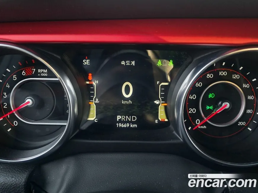 Jeep Wrangler 2022 из KR, фото 2