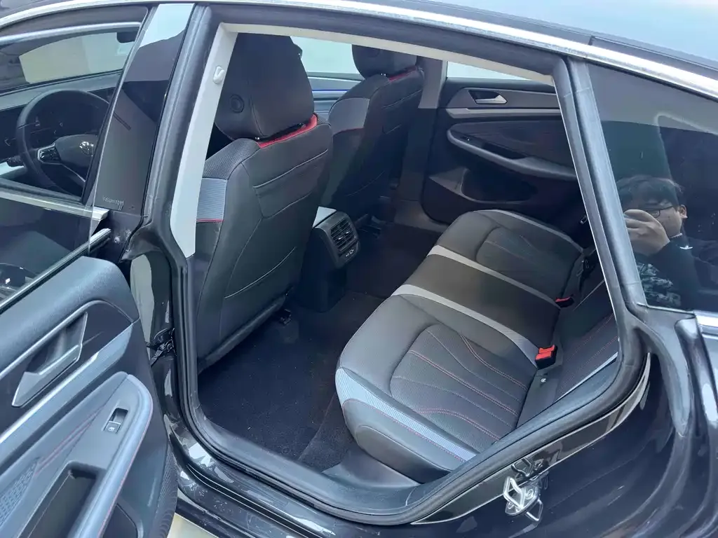 Volkswagen Lamando 2023 из CN, фото 6