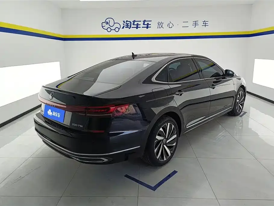 Volkswagen Passat 2023 из CN, фото 3