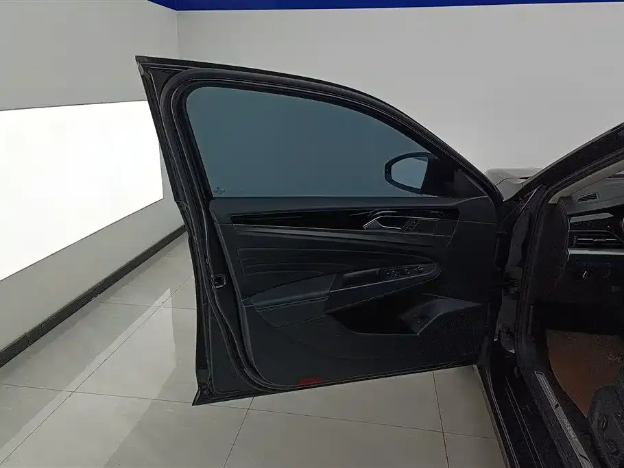 Volkswagen Passat 2023 из CN, фото 7
