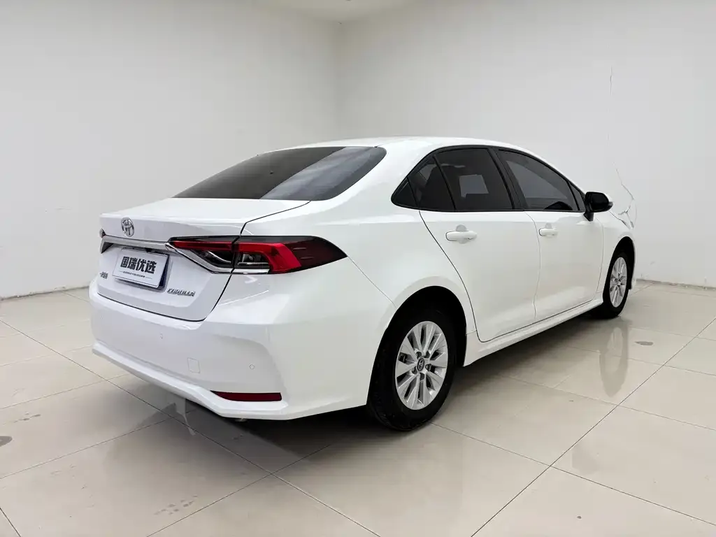 Toyota Corolla 2022 из CN, фото 2