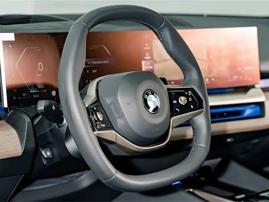 BMW 5 Series 2025 из CN, фото 2