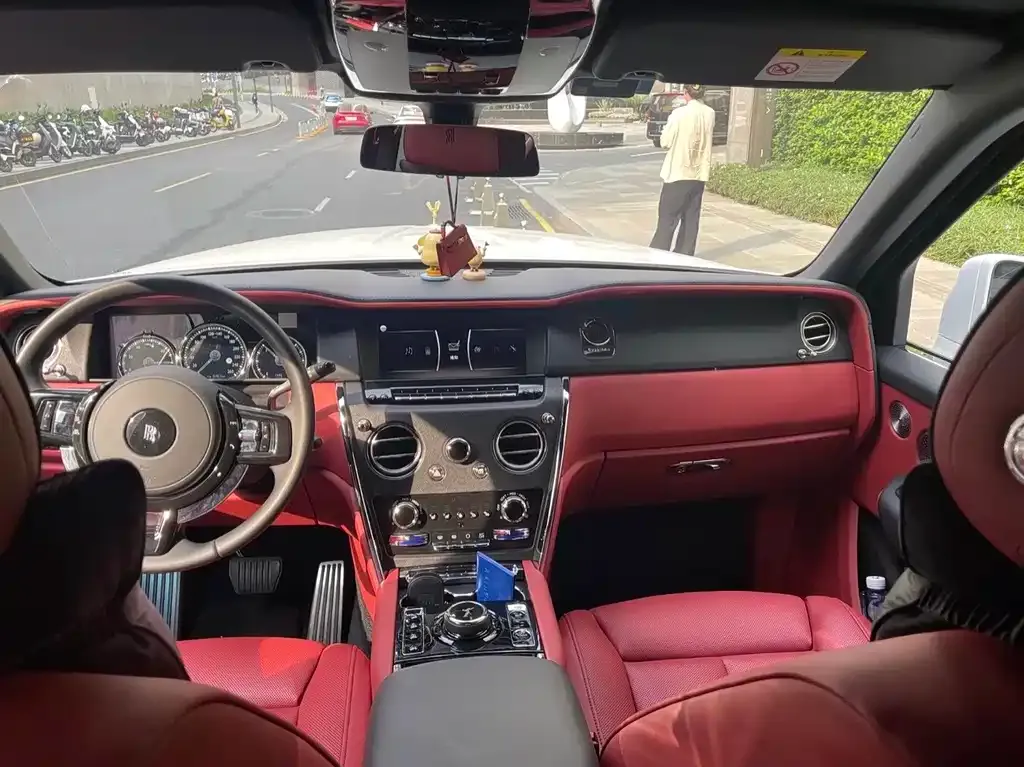 Rolls-Royce Cullinan 2021 из CN, фото 8