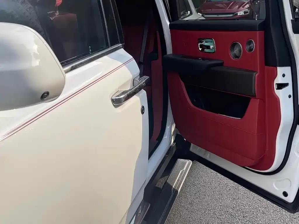 Rolls-Royce Cullinan 2021 из CN, фото 4