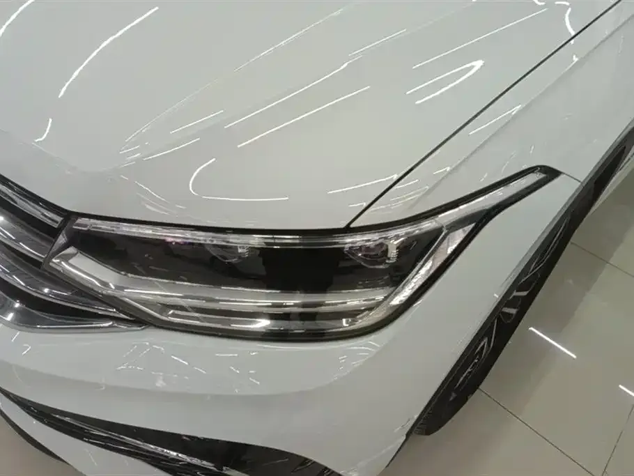 Volkswagen Tiguan L 2023 из CN, фото 8