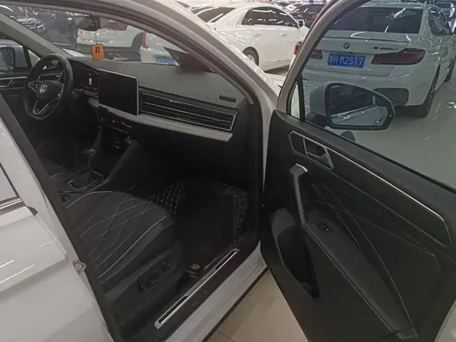 Volkswagen Tiguan L 2023 из CN, фото 10