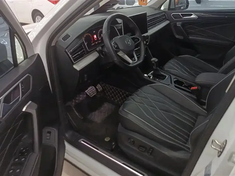 Volkswagen Tiguan L 2023 из CN, фото 3