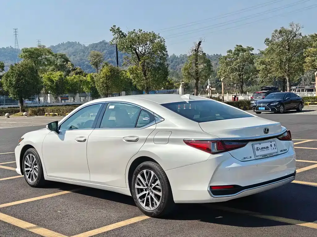 Lexus ES 2024 из CN, фото 5