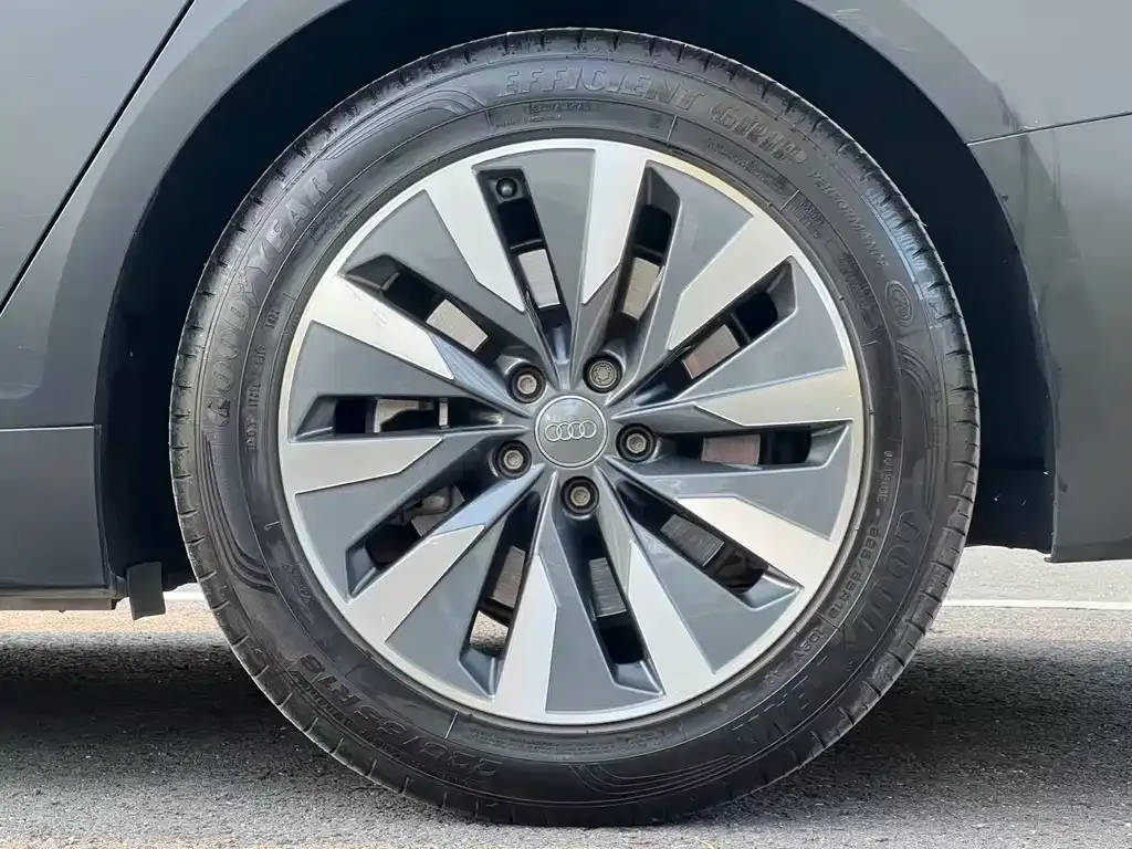 Audi A6L 2021 из CN, фото 6