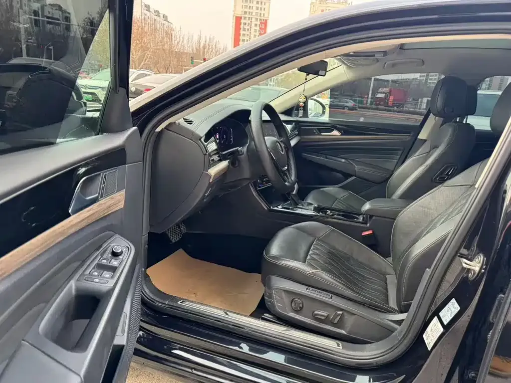 Volkswagen Passat 2021 из CN, фото 9