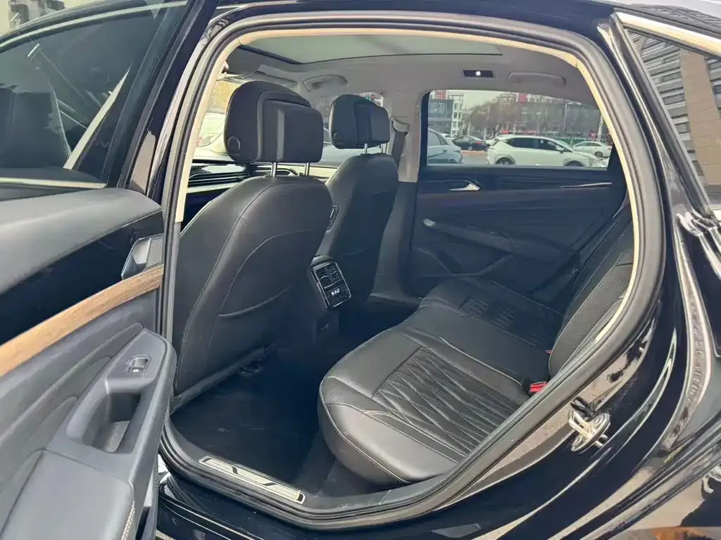 Volkswagen Passat 2021 из CN, фото 7