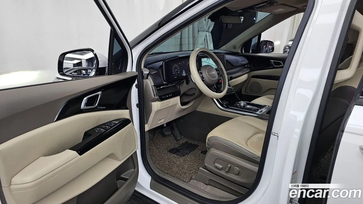 Kia Carnival — фото 10