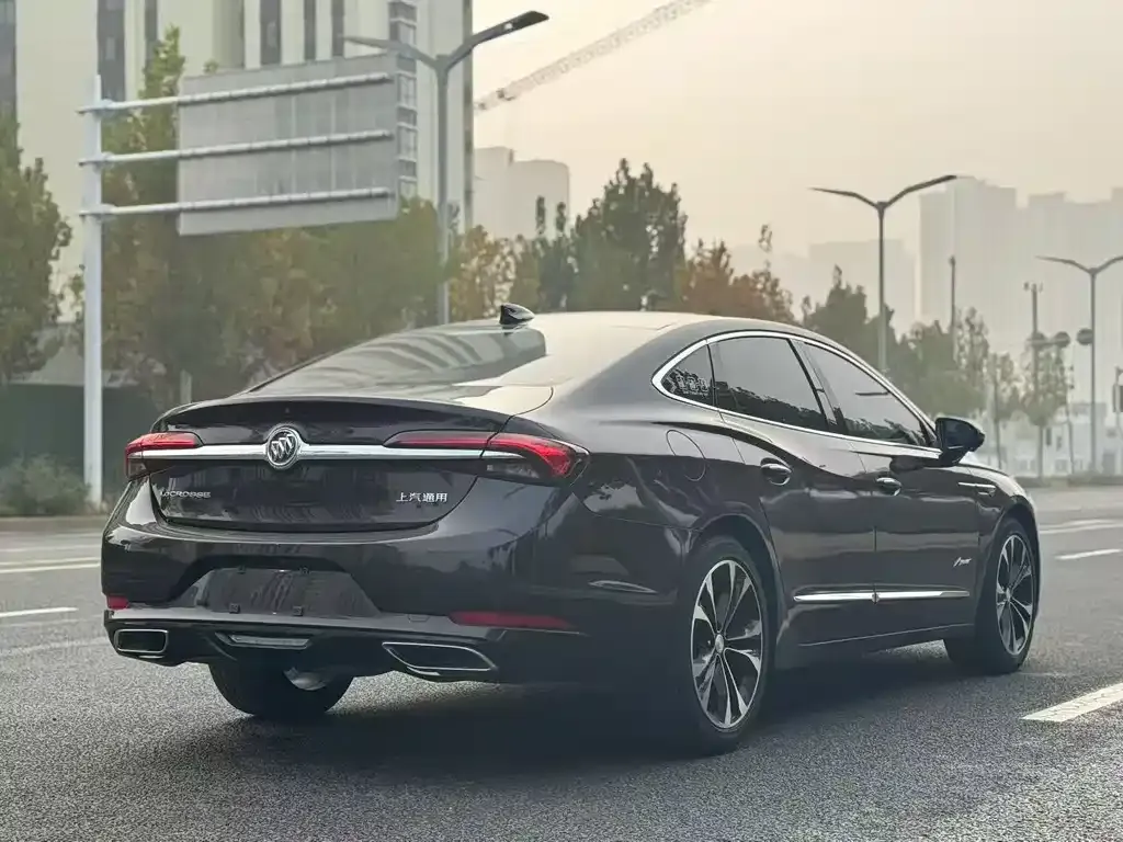 Buick LaCrosse 2022 из CN, фото 2