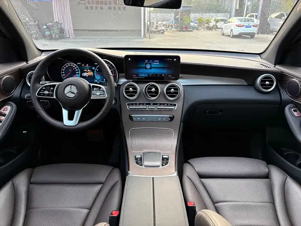 Mercedes-Benz GLC 2023 из CN, фото 2