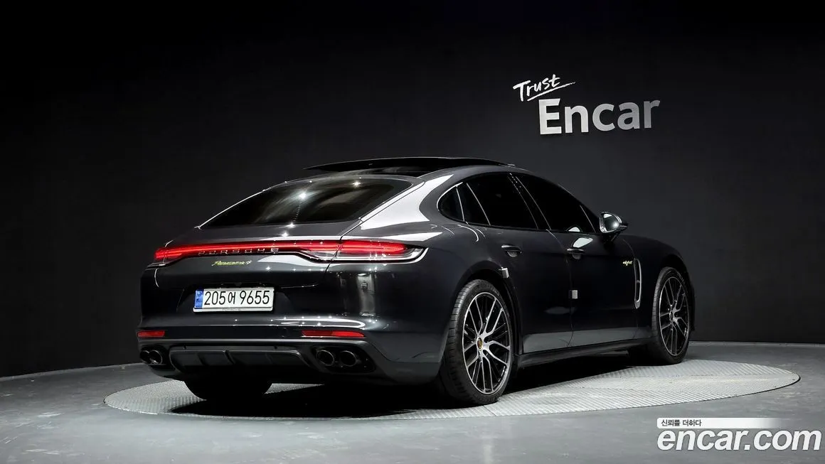 Porsche Panamera 2023 из KR, фото 2