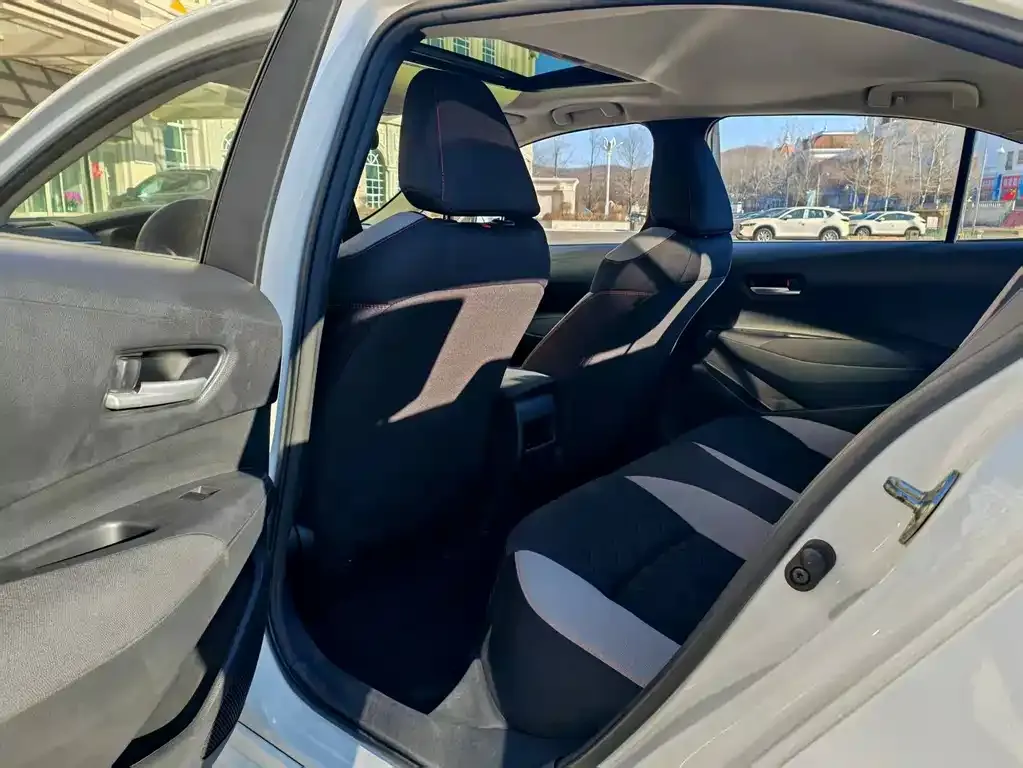 Toyota Corolla 2022 из CN, фото 9