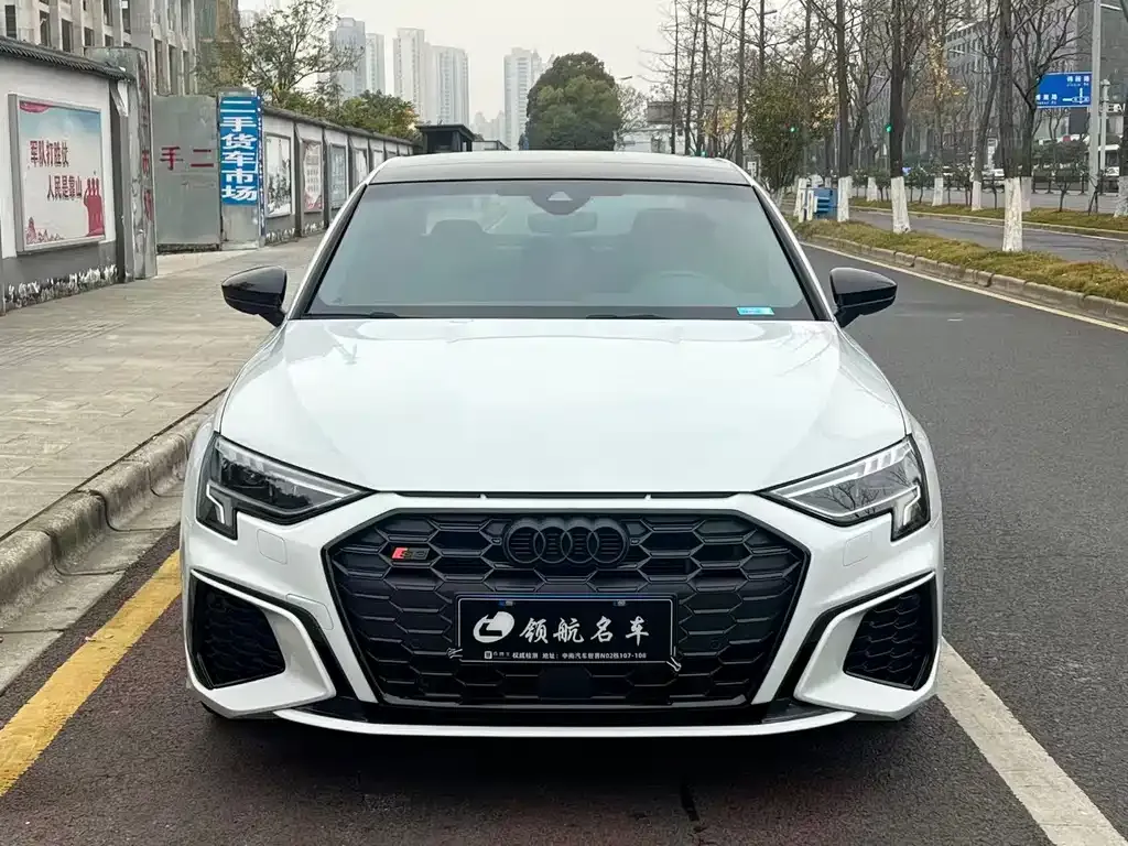 Audi A3 2023 из CN, фото 1