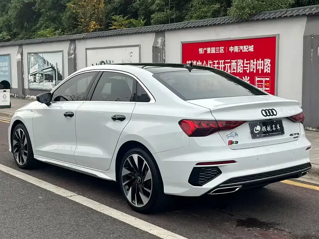 Audi A3 2023 из CN, фото 2