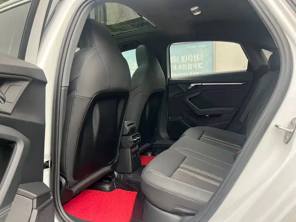 Audi A3 2023 из CN, фото 4