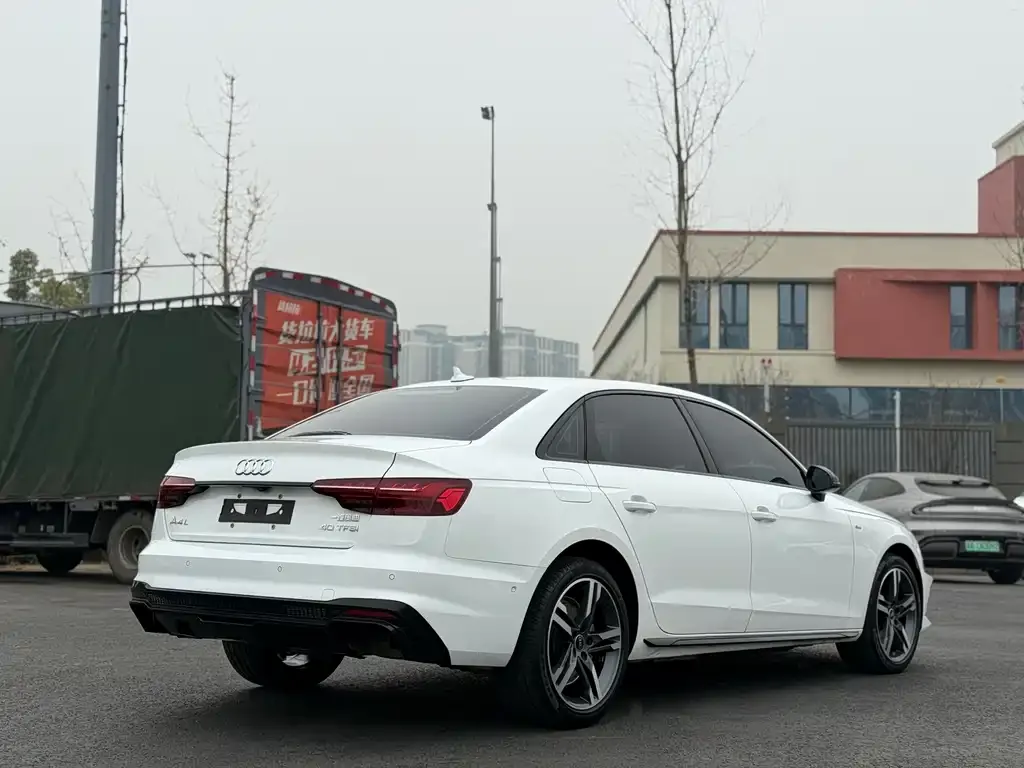 Audi A4L 2023 из CN, фото 8