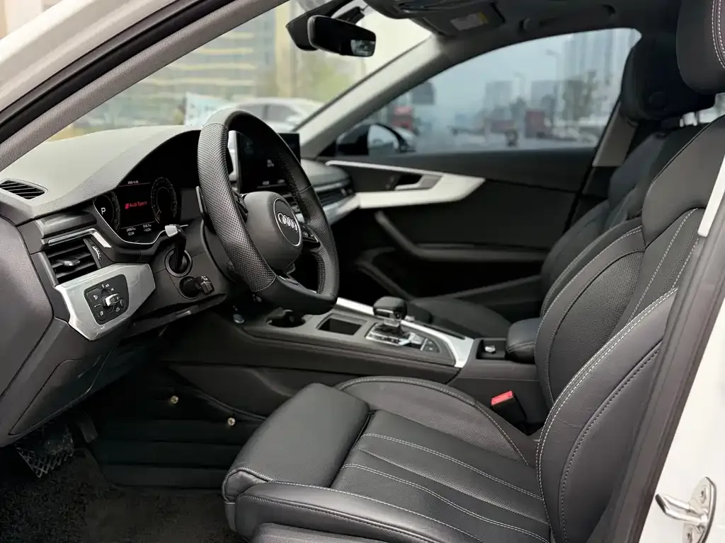 Audi A4L 2023 из CN, фото 5