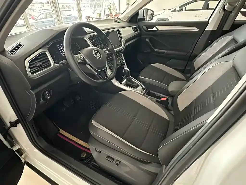 Volkswagen T-Roc 2023 из CN, фото 7