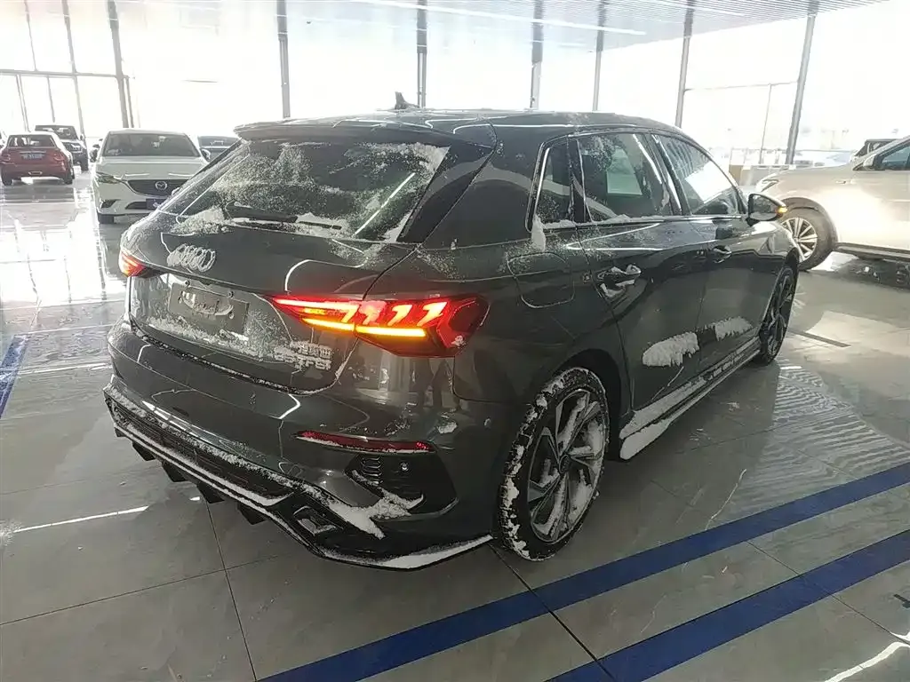 Audi A3 2023 из CN, фото 9