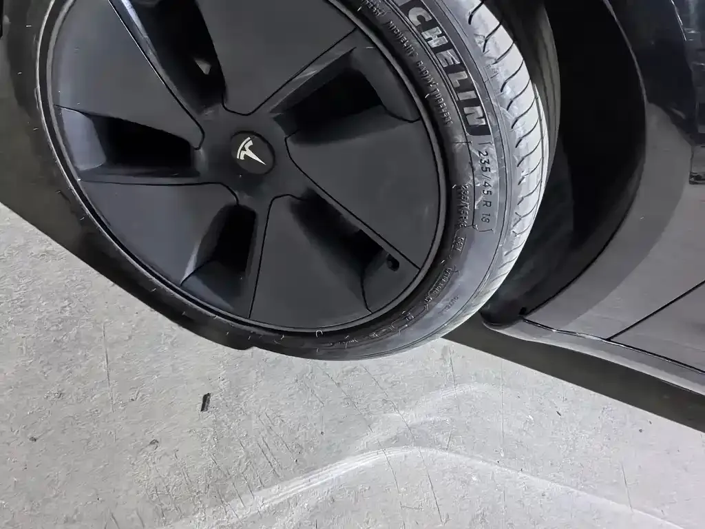 Tesla Model Y 2023 из CN, фото 2