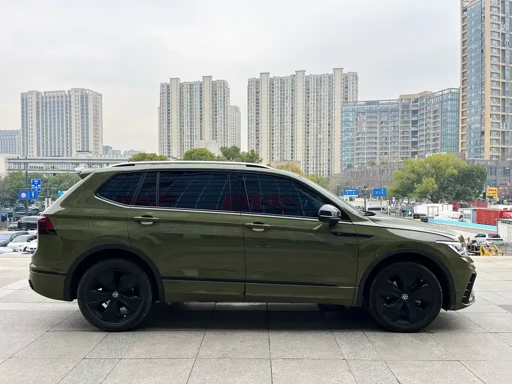 Volkswagen Tiguan L 2024 из CN, фото 5