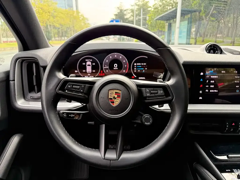 Porsche Cayenne 2023 из CN, фото 2