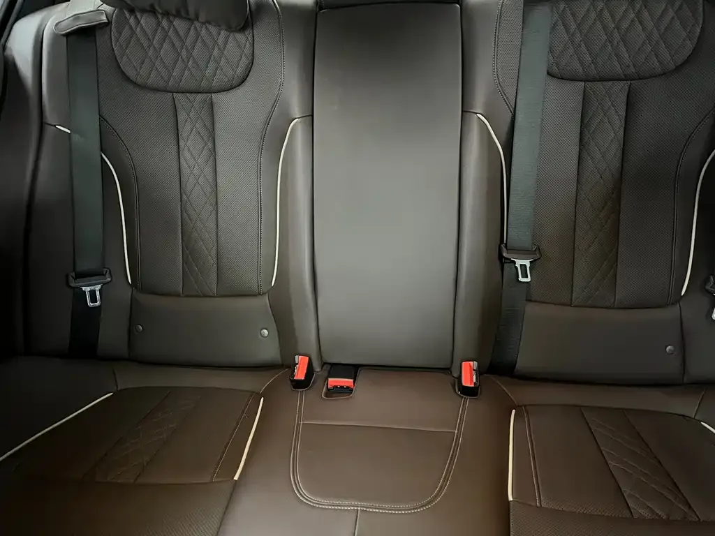 BMW 5 Series 2021 из CN, фото 7