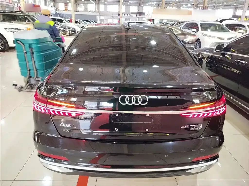 Audi A6L 2025 из CN, фото 10
