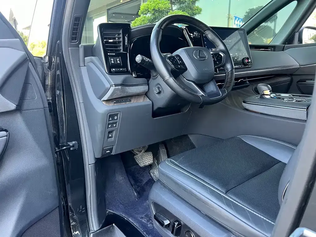Lexus LM 2023 из CN, фото 9