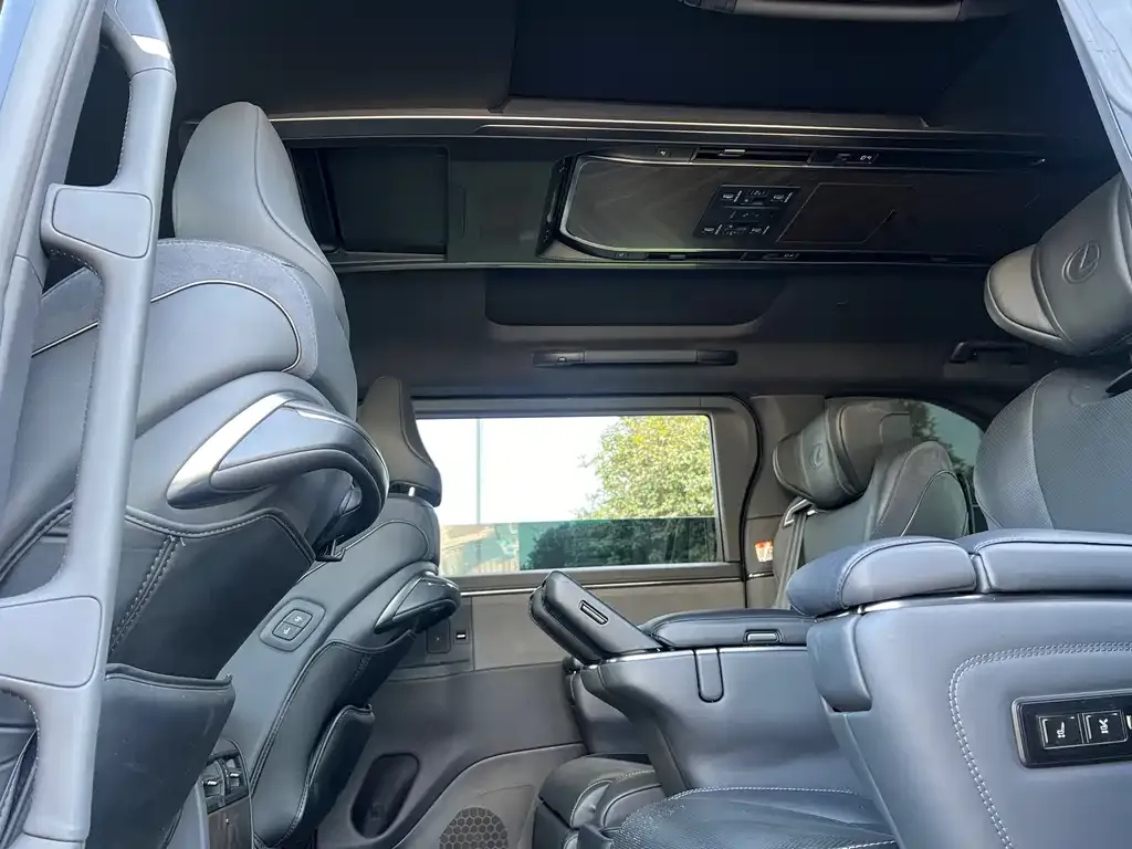 Lexus LM 2023 из CN, фото 5