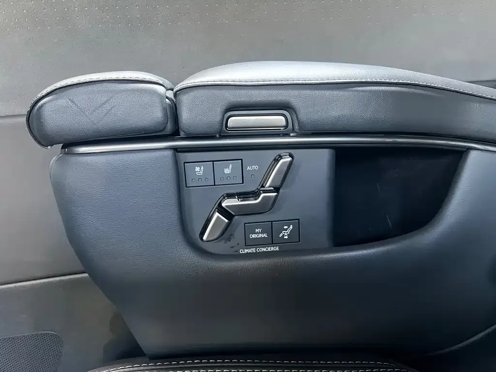 Lexus LM 2023 из CN, фото 7